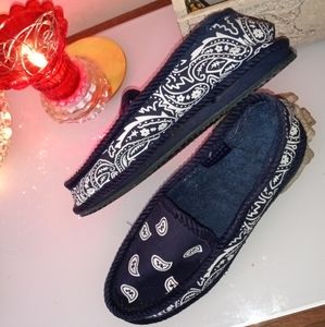 American Trooper house shoes